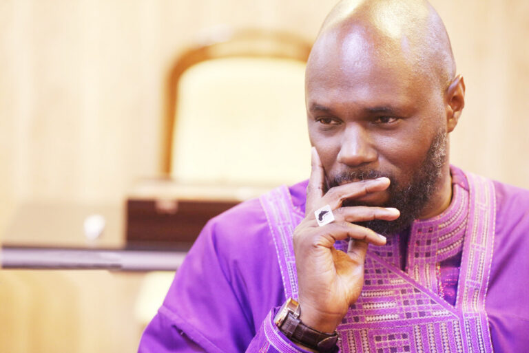 L’ACTIVISTE KEMI SEBA A PERDU SA NATIONALITÉ FRANÇAISE